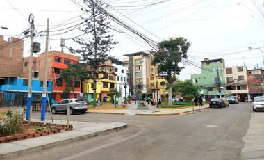 Se vende casa en San Juan de Miraflores Zona A, cerca a parque