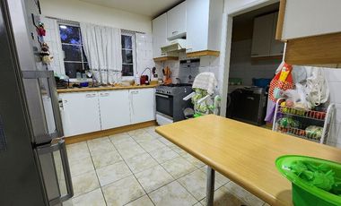 ARRIENDO CASA AV. LOS COLONOS