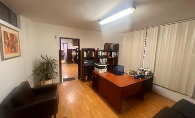 Se alquila un acogedor 1er piso amoblado en el Jr. Lampa, cdra 11, en el Cercado de Lima. Es ideal para una oficina contable, estudio jurídico y afine