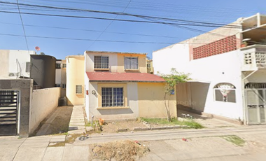 Invierte en amplia casa de recuperación bancaria pagando 70% menos de su valor real. Tu inversión protegida: contratos, abogados y respaldo legal desd