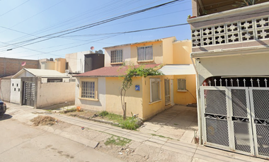 Invierte en amplia casa de recuperación bancaria pagando 70% menos de su valor real. Tu inversión protegida: contratos, abogados y respaldo legal desd