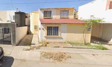 Invierte en amplia casa de recuperación bancaria pagando 70% menos de su valor real. Tu inversión protegida: contratos, abogados y respaldo legal desd