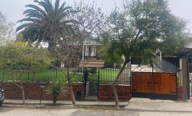 SE VENDE HERMOSA PROPIEDAD PASO HONDO 1.300 M2  4 DORMITORIOS TRES BAÑOS PISCINA JARDINES UF 8.500