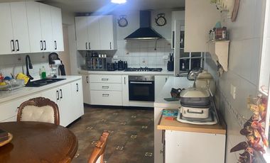 SE VENDE HERMOSA PROPIEDAD PASO HONDO 1.300 M2  4 DORMITORIOS TRES BAÑOS PISCINA JARDINES UF 8.500