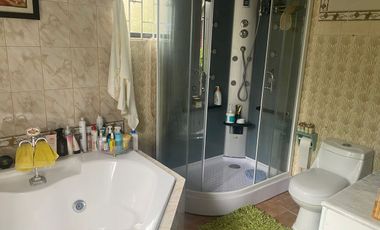 SE VENDE HERMOSA PROPIEDAD PASO HONDO 1.300 M2  4 DORMITORIOS TRES BAÑOS PISCINA JARDINES UF 8.500