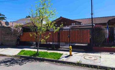 Bonita Casa en Calle Papa San Telesforo, Pudahuel