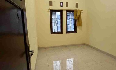 Rumah di Sewakan Furniaed dlm perumahan dkt Fe UII, amikom condongcatur