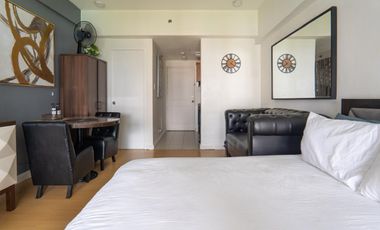 Fully Furnished Studio with Balcony & Park View – Greenbelt Radisson, Makati CBD