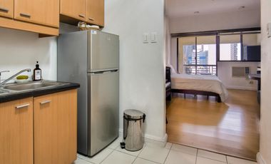 Fully Furnished Studio with Balcony & Park View – Greenbelt Radisson, Makati CBD