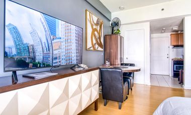 Fully Furnished Studio with Balcony & Park View – Greenbelt Radisson, Makati CBD