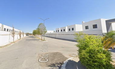 Amplia y bonita casa de recuperación bancaria invirtiendo un 70% menos de su valor comercial.  Conoce el proceso legal completo antes de invertir un s