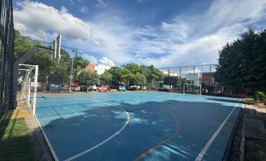 En Venta Casa de dos niveles, Condominio Los Rosales