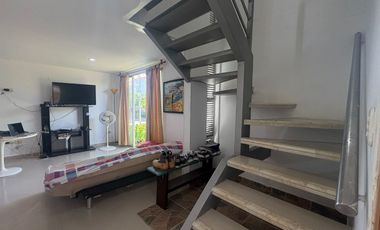 En Venta Casa de dos niveles, Condominio Los Rosales