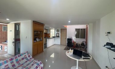 En Venta Casa de dos niveles, Condominio Los Rosales