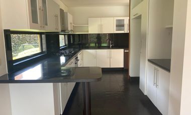 HACIENDA FONTANA-CASA DISEÑO MODERNO- HERMOSO JARDIN