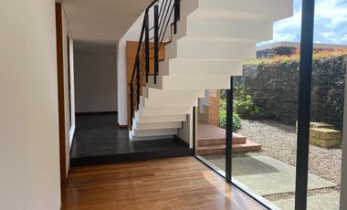 HACIENDA FONTANA-CASA DISEÑO MODERNO- HERMOSO JARDIN