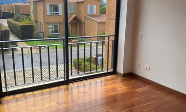 HACIENDA FONTANA-CASA DISEÑO MODERNO- HERMOSO JARDIN