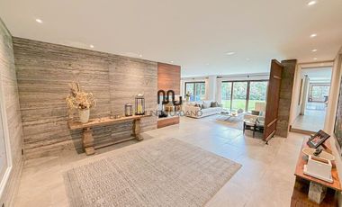 Casa en condominio en venta en Bosques de las Lomas Miguel Hidalgo