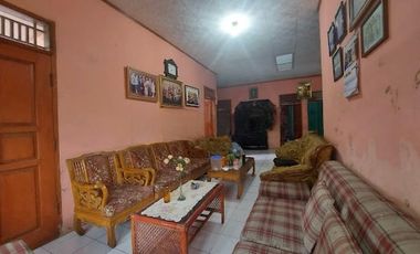 DIJUAL RUMAH LOKASI STRATEGIS COCOK UNTUK TEMPAT USAHA DAN KANTOR DI CIJERAH