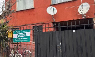 CASA DE DOS PISOS EN BARRIO RESIDENCIAL EN MAIPU