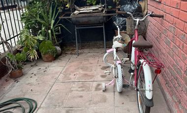 CASA DE DOS PISOS EN BARRIO RESIDENCIAL EN MAIPU