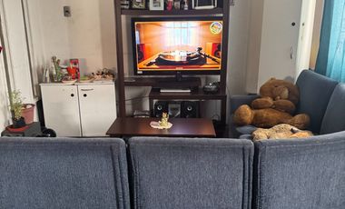 CASA DE DOS PISOS EN BARRIO RESIDENCIAL EN MAIPU