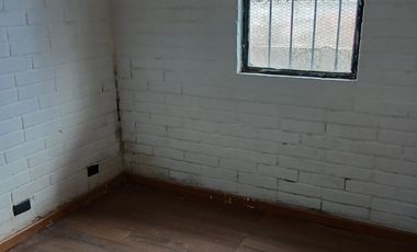 CASA DE DOS PISOS EN BARRIO RESIDENCIAL EN MAIPU