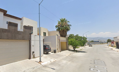 HERMOSA CASA DE DOS NIVELES CON TODOS LOS SERVICIOS