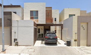 HERMOSA CASA DE DOS NIVELES CON TODOS LOS SERVICIOS