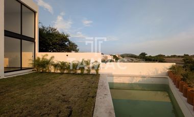 PREVENTA DE CASA CON ALBERCA EN XOCHITEPEC