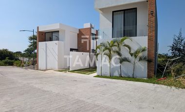 PREVENTA DE CASA CON ALBERCA EN XOCHITEPEC