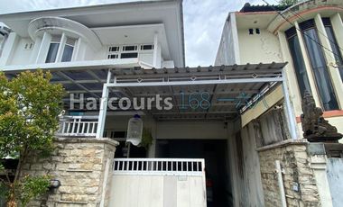 Rumah 2 Lantai di Kawasan Gatot Subroto