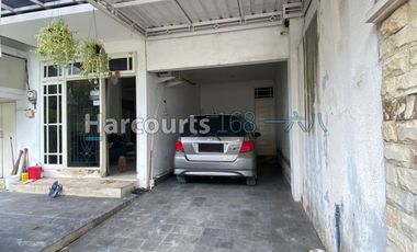 Rumah 2 Lantai di Kawasan Gatot Subroto