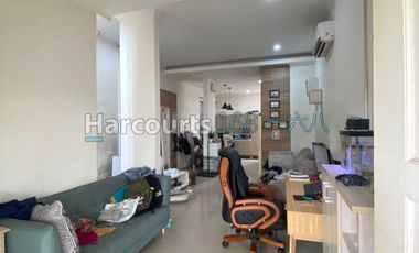 Rumah 2 Lantai di Kawasan Gatot Subroto