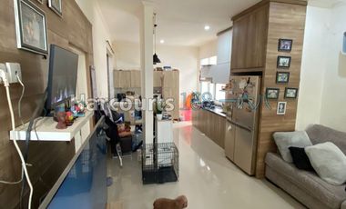 Rumah 2 Lantai di Kawasan Gatot Subroto