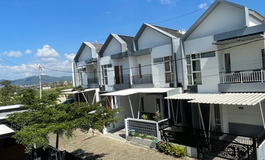 Villa Baru 2 Lantai Siap Huni Dikawasan Wisata Malang Batu View Pegunungan