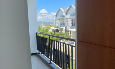 Villa Baru 2 Lantai Siap Huni Dikawasan Wisata Malang Batu View Pegunungan