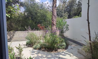nuevo con estilo vanguardista con jardin zonz boscosa