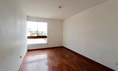 GRAN OPORTUNIDAD EN SURCO: EXCLUSIVO DÚPLEX DE 5 DORMITORIOS CON ESTACIONAMIENTO