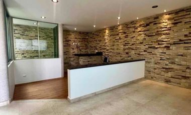 AMPLIA CASA EN VENTA EN LAS PLAZAS