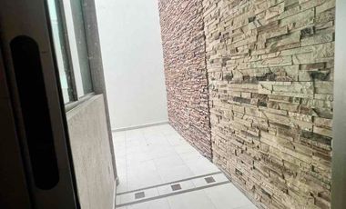 AMPLIA CASA EN VENTA EN LAS PLAZAS