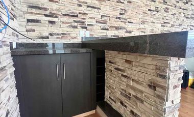 AMPLIA CASA EN VENTA EN LAS PLAZAS