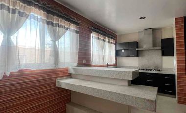 AMPLIA CASA EN VENTA EN LAS PLAZAS