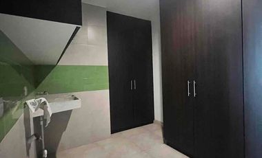 AMPLIA CASA EN VENTA EN LAS PLAZAS