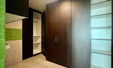 AMPLIA CASA EN VENTA EN LAS PLAZAS