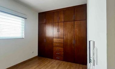 AMPLIA CASA EN VENTA EN LAS PLAZAS