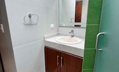 AMPLIA CASA EN VENTA EN LAS PLAZAS