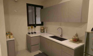 Sulit size superb location San Juan Townhouse 1 parking