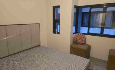 Sulit size superb location San Juan Townhouse 1 parking