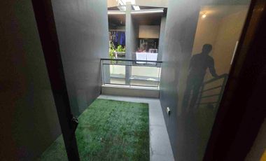 Sulit size superb location San Juan Townhouse 1 parking